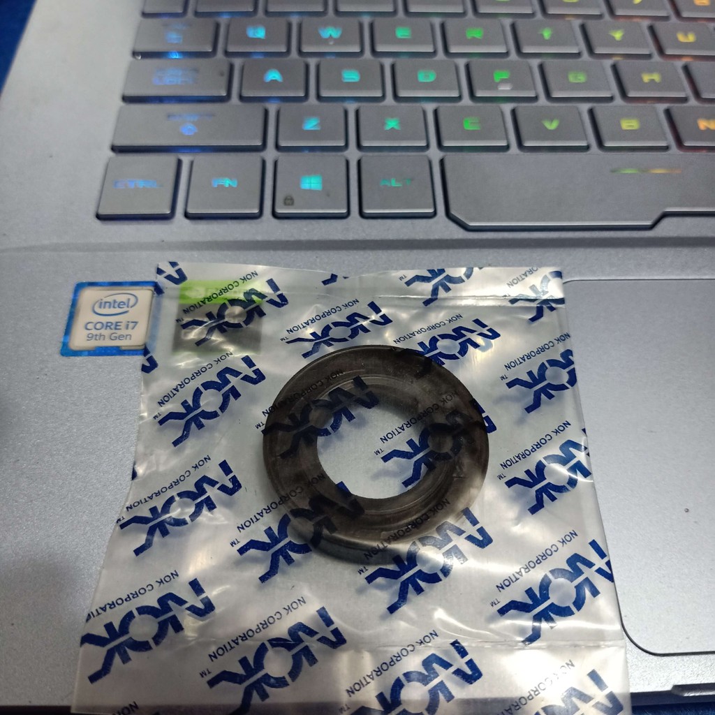 

Oil seal 22 x 38 x 8