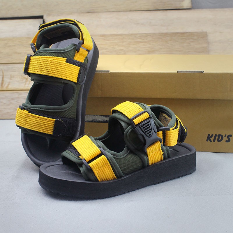 Share:  0 COD. KEM Sandal anak dan dewasa MDLY model terbaru  nyaman dipakai kemana mana