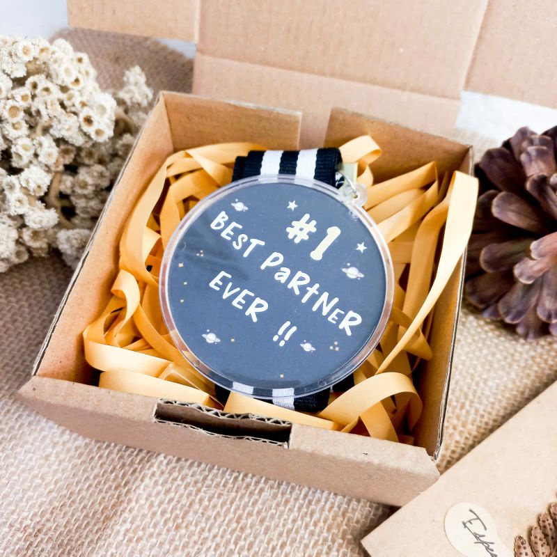 

Mendali Akrilik Bebas Custom gift box mendali