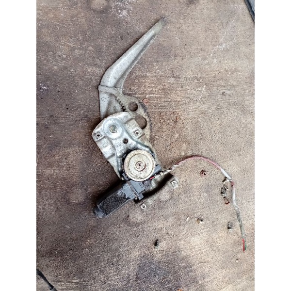 power window belakang kanan mazda 323 elite trendy ford laser ghia