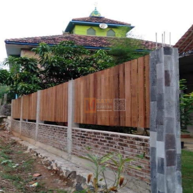 Pagar Kayu Lantai Taman Teras Pinggir Kolam Decking Bengkirai Non Ulin Berkualitas Super Murah