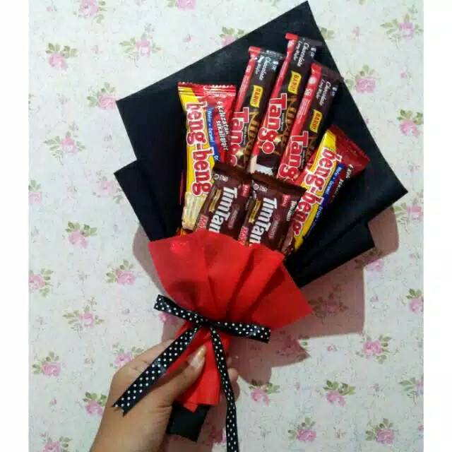 

READY) BUCKET SNACK / Bucket Makanan / Kado Wisuda