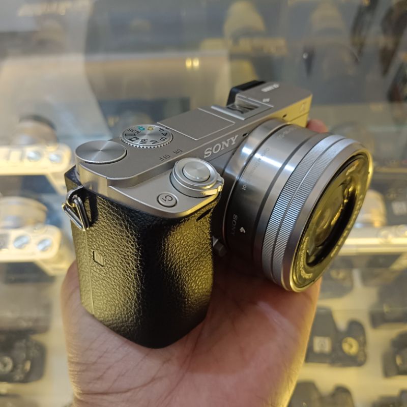 KAMERA SONY A6000 PALING BANYAK DI CARI TINGGAL  PAKAI-5