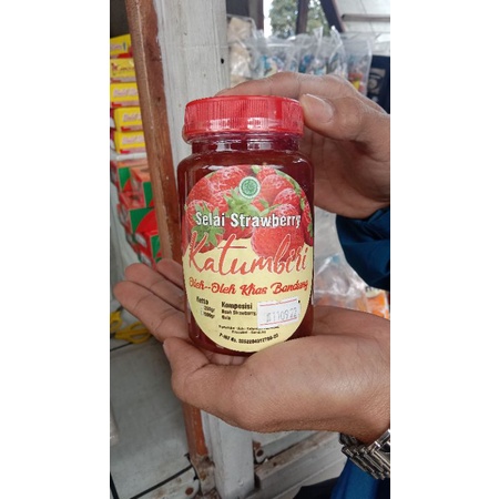 

selai strawberry khas Ciwidey Bandung