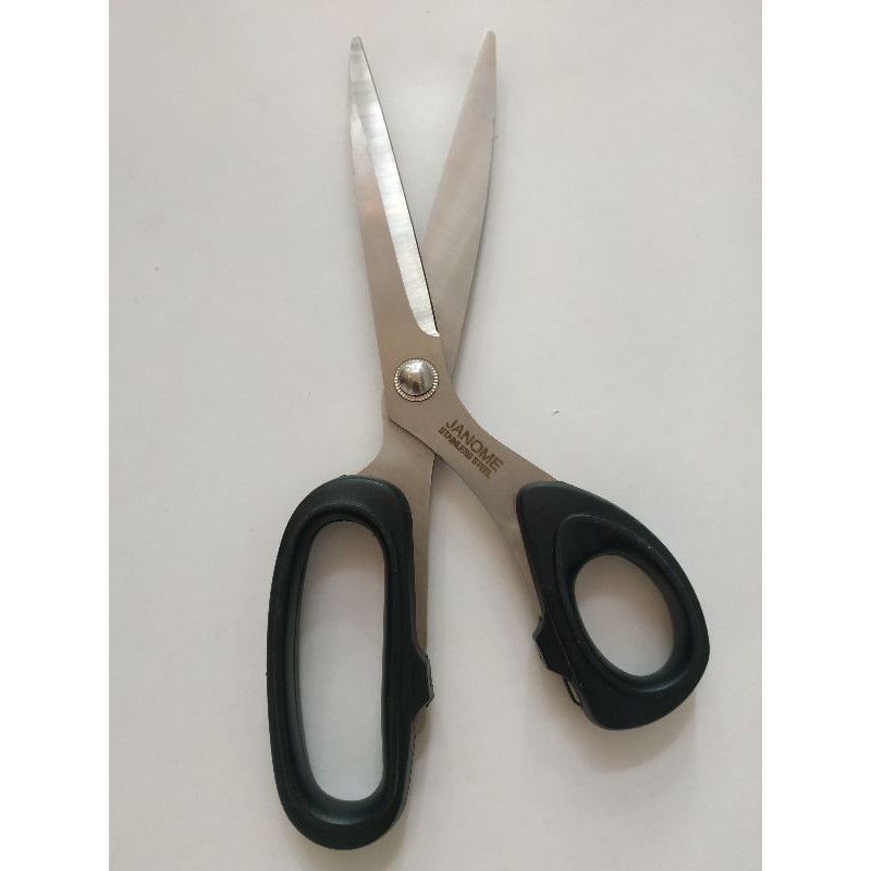 

gunting bahan janome