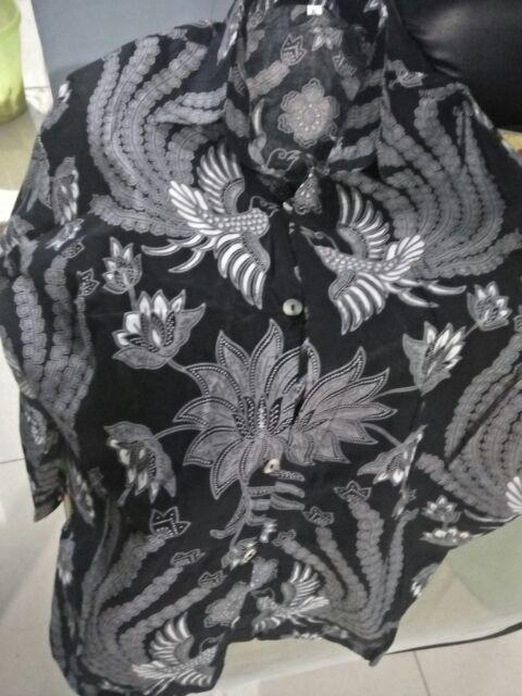 Kemeja Batik Pria Lengan Panjang Motif Strimint