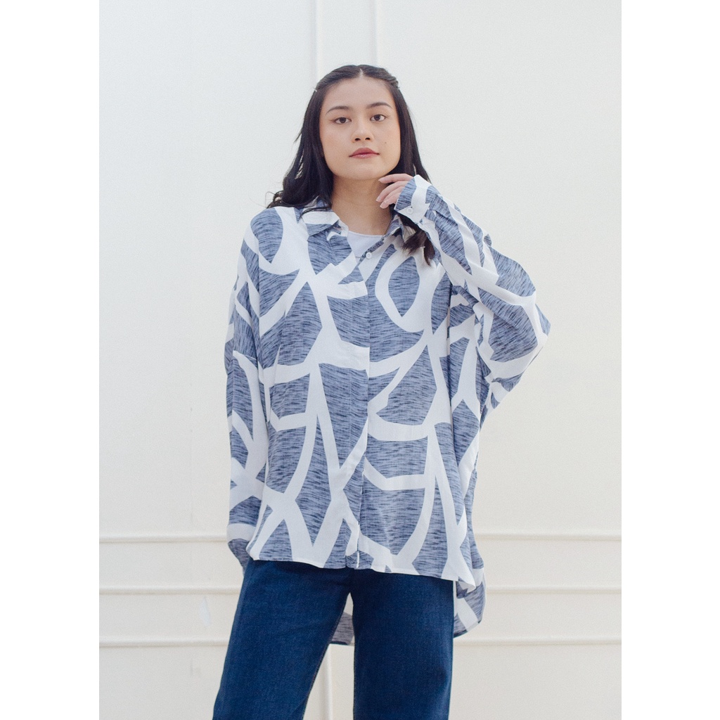 Ixora Malka Oversized Shirt - Kemeja Wanita Oversized Blouse Berkancing