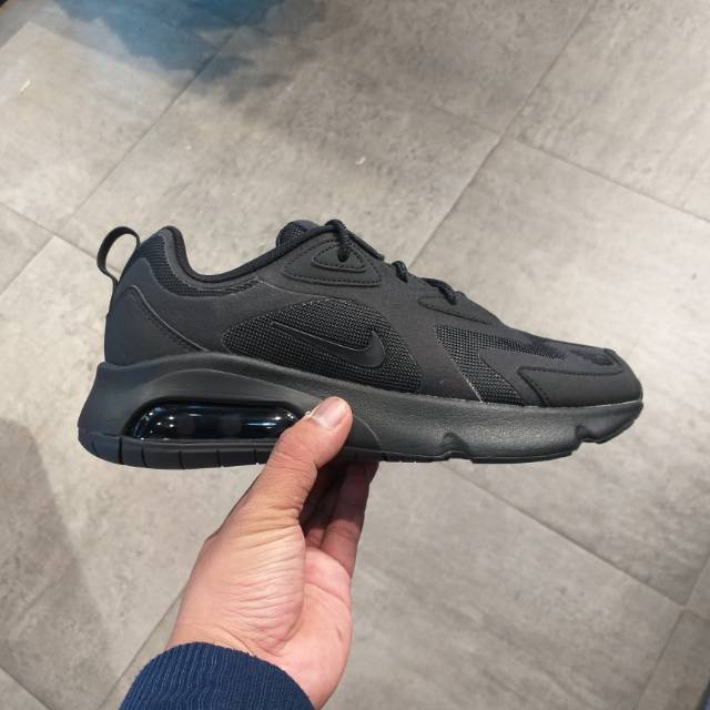 black nike air 200