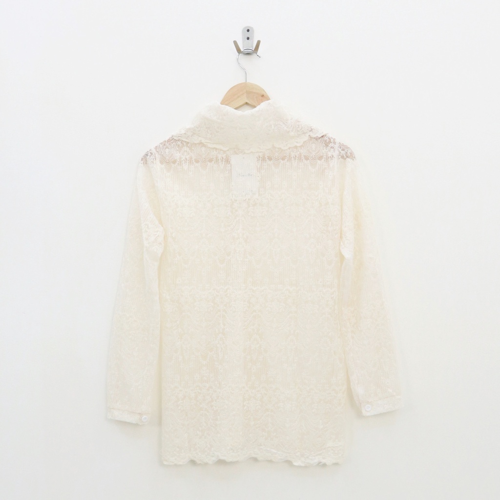 Yobi lace hem top -Thejanclothes