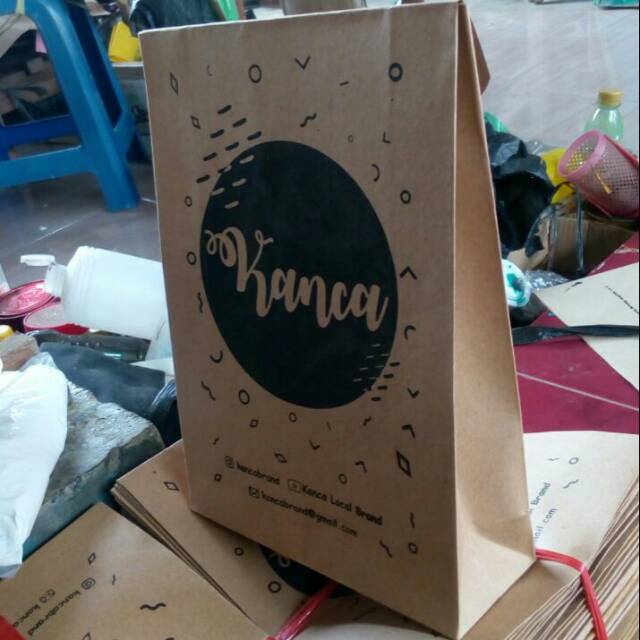 

Paperbag Amplop uk. 20x7x27 dengan cetak 1 sisi 1 warna