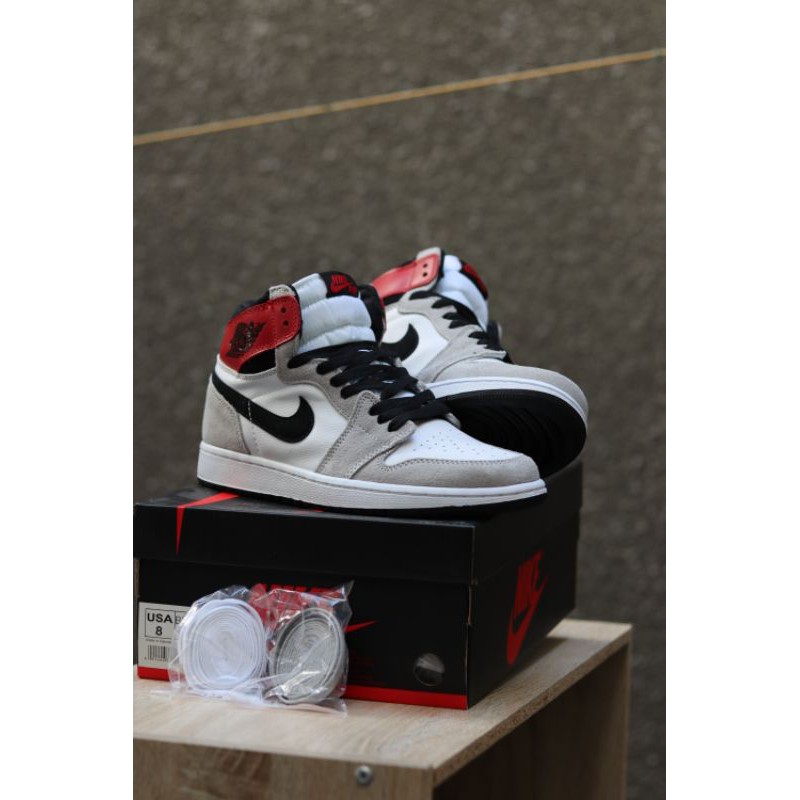 Jordan 1 Light Smoke Grey