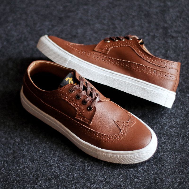 ABRHM X WINGTIF Sepatu Kasual Pria Sepatu Pria Casual Kulit Pu Sepatu Cowo/Cowok Sepatu Kerja Kantor Semi Formal Kuliah Kondangan Gaya keren Kekinian Murah Terlaris