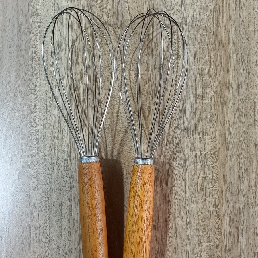 Whisk Kocokan Telur Pengaduk Adonan Gagang Kayu