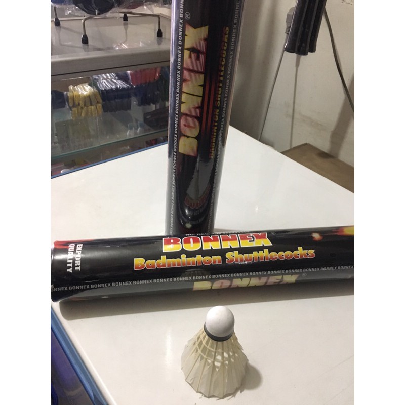 shuttlecock spin bonnex hitam