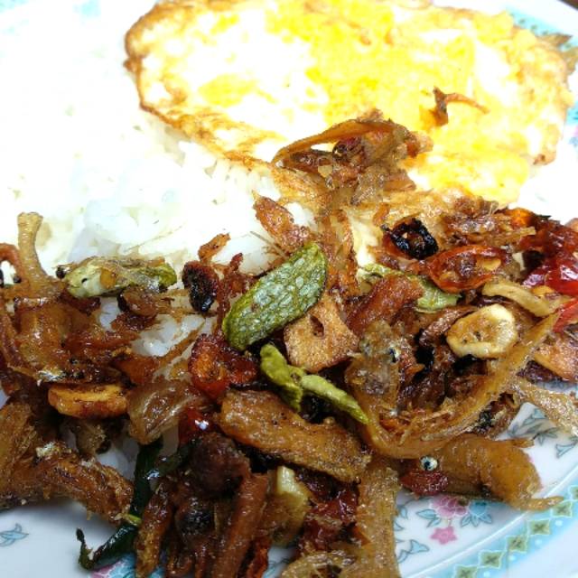 

Sambal ikan asin jambrong pete / lauk ikan asin jambrong pete