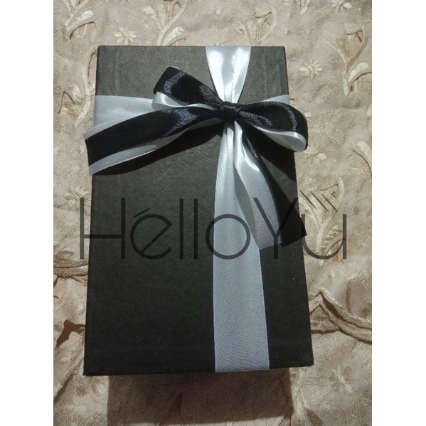 

25x25×8cm KOTAK KADO GIFT BOX HARD BOX HADIAH HITAM