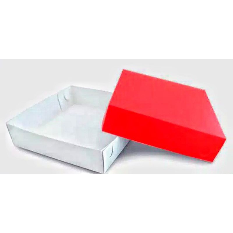 

Kotak Kue Warna Cantik Ukuran 20x20x8 cm