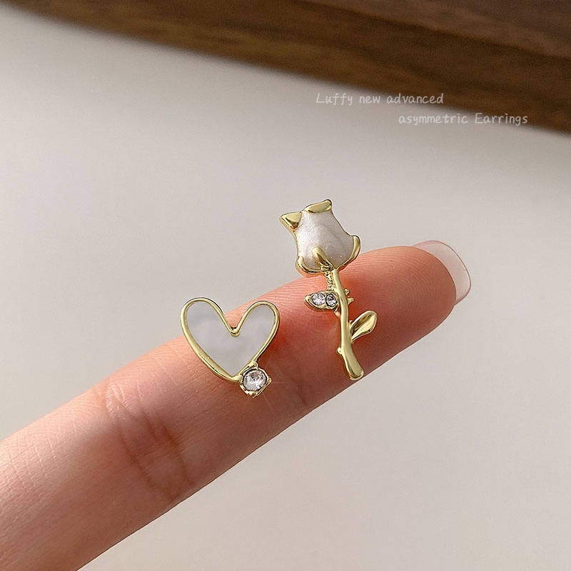Anting Asimetris Bunga Gaya Korea2023Anting Wanita Baru