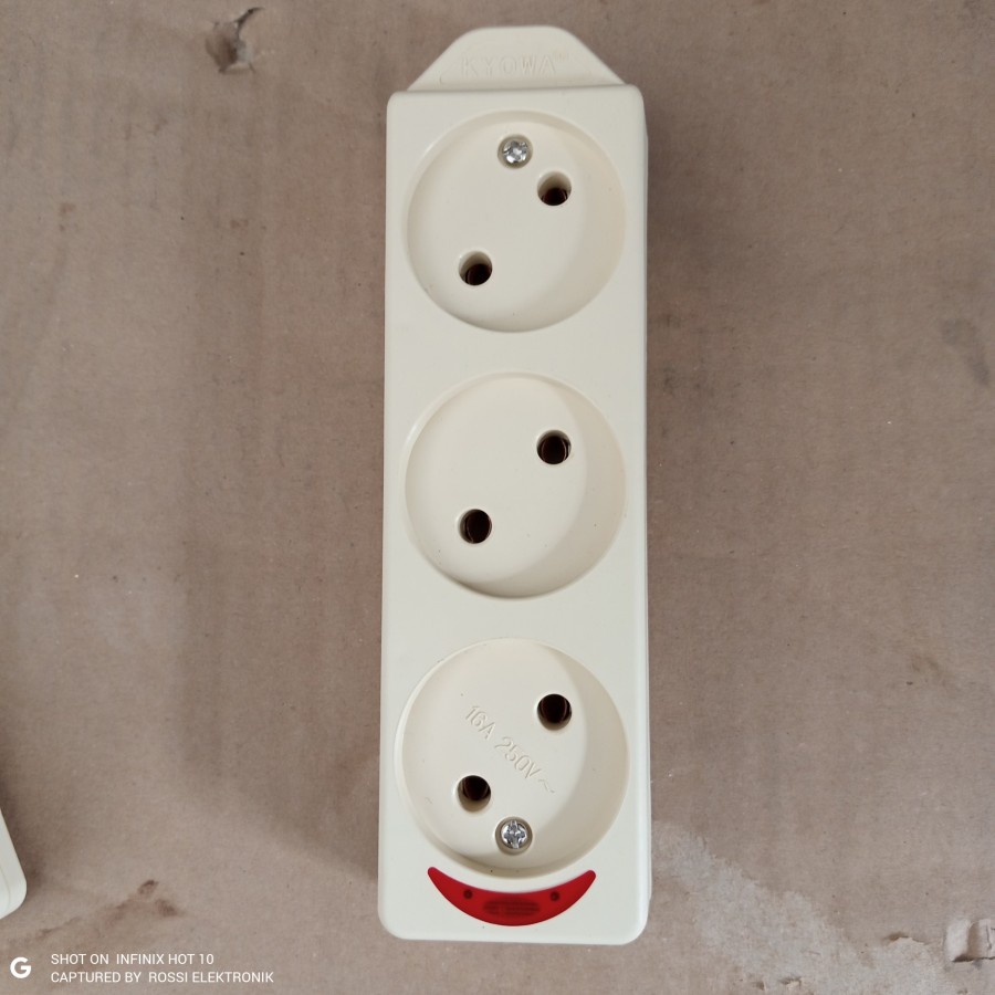 Stop Kontak Gepeng Kyowa 3 Lubang