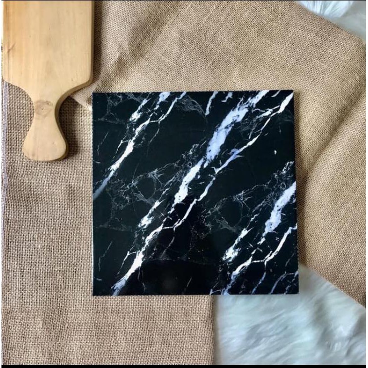 

Papan Kue - Papan Kue Kotak Marble Hitam/Putih 30x30cm