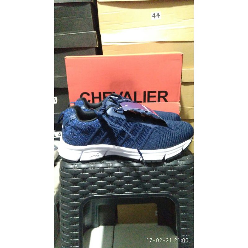 Sepatu Olahraga Navy/Chevalier Terbaru Original