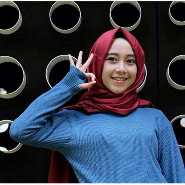 Roundhand Sweater Tebal rajut secker