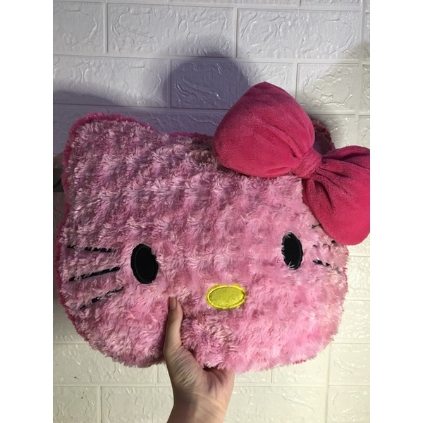 BANTAL BONEKA HELLO KITTY