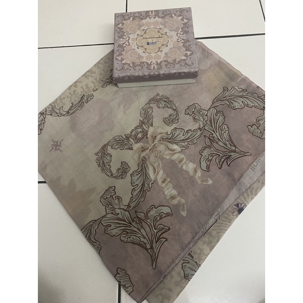 preloved Riamiranda scarf Palladian Scarf Kaguya Scarf