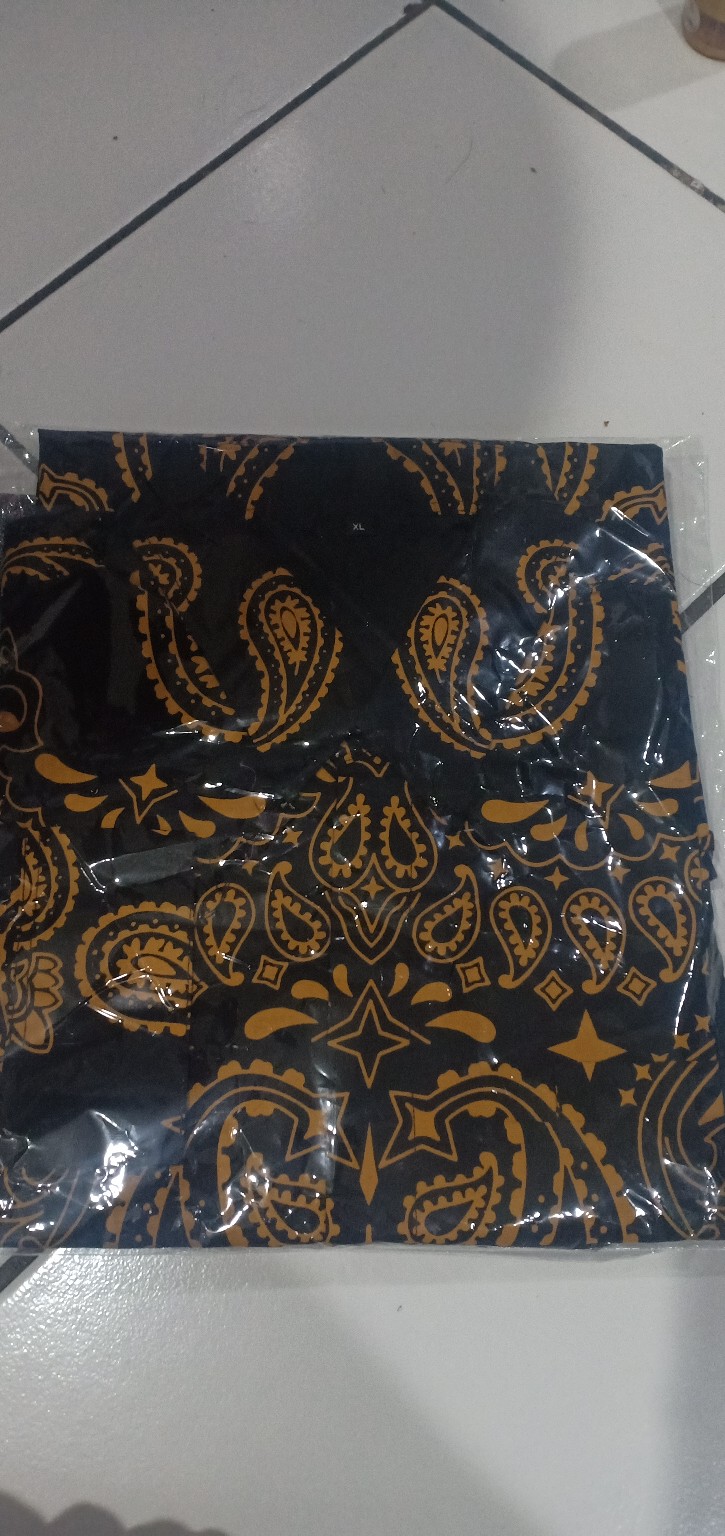 Warugara Kemeja Batik Pria Lengan Panjang Slimfit Katun Printing Hem Baju Atasan Kantor Modern