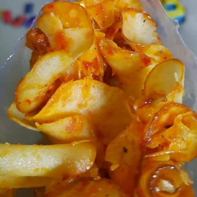

Diskon Paket Hemat 20Pcs Keripik Singkong Pedas Manjaaa