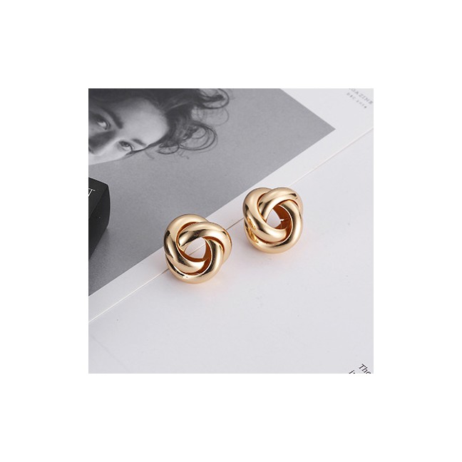 LRC Anting Tusuk Fashion Gold Color Pure Color Decorated Earrings