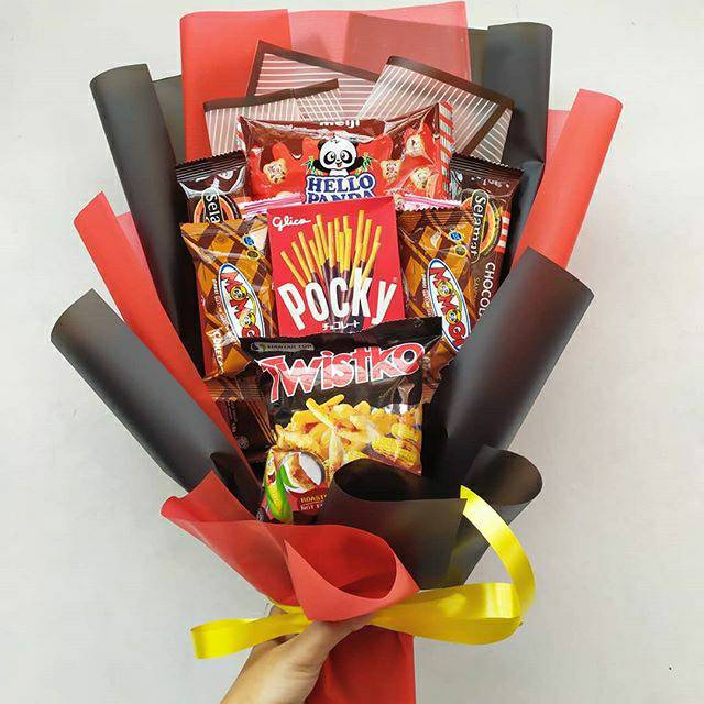 

Snack Bouquet merah hitam