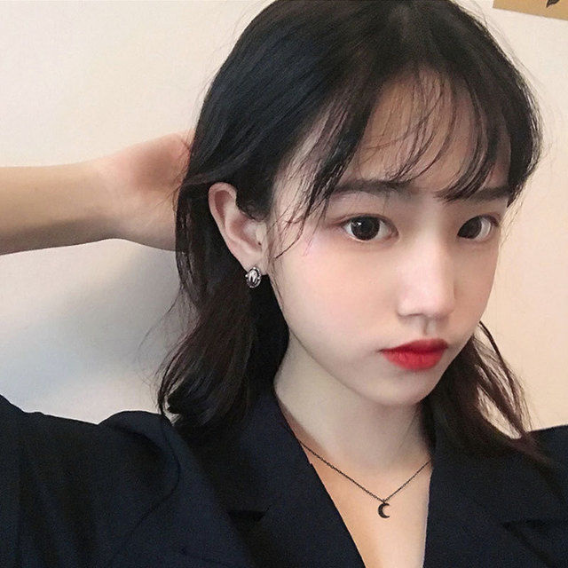 Kalung Choker Rantai Pendek Desain Bulan Warna Hitam Untuk Wanita