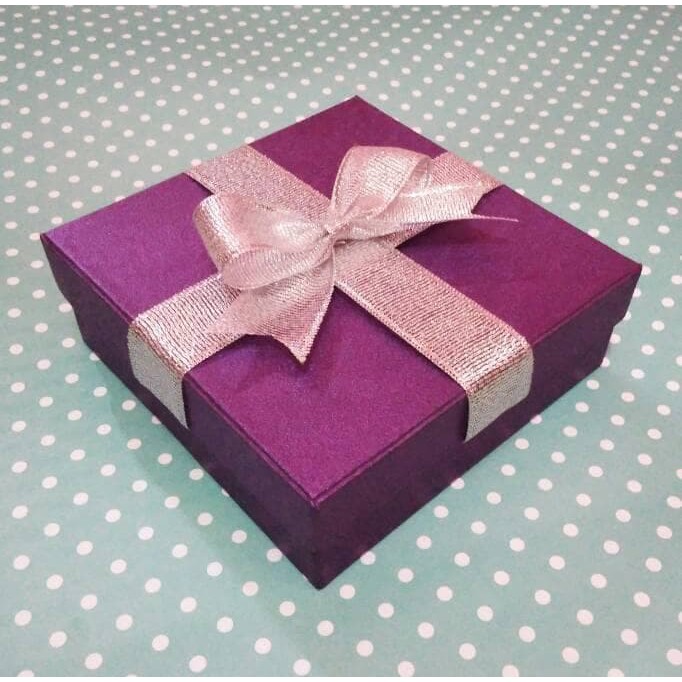 

KADO PERNIKAHAN kotak kado gift box handmade (15x15x5) cm ADWA WAW