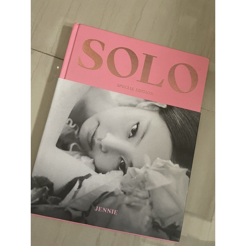 Jennie Solo Photobook Special Edition