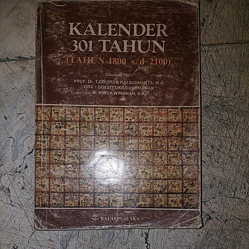 buku kalender 301 Tahun
