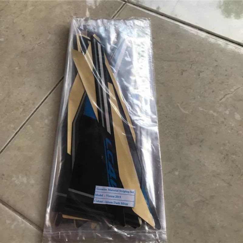STRIPING LES BODY NEW VIXION 2015 HITAM BIRU