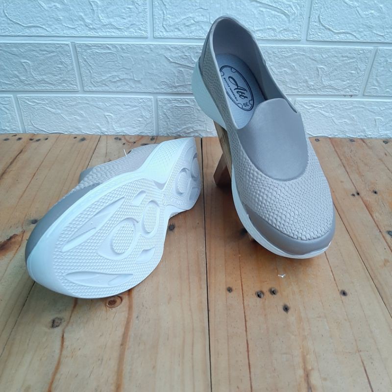 Sepatu Karet Wanita ATT NSL 472/Sepatu Karet Santai Wanita Slip On uk 37-40