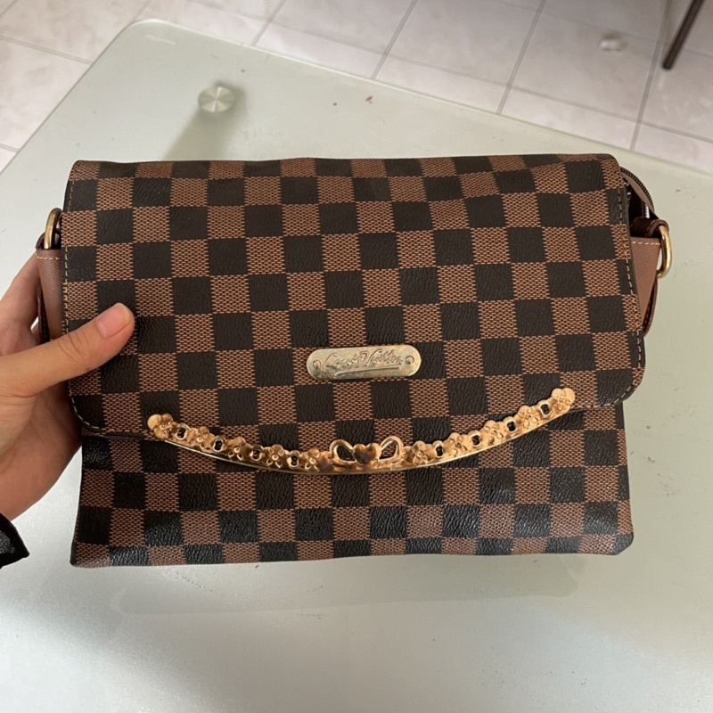 [DEFECT SALE] Tas Selempang Wanita Sling Bag Clutch Motif Kotak Coklat Kulit Sintetis Import Tanggul
