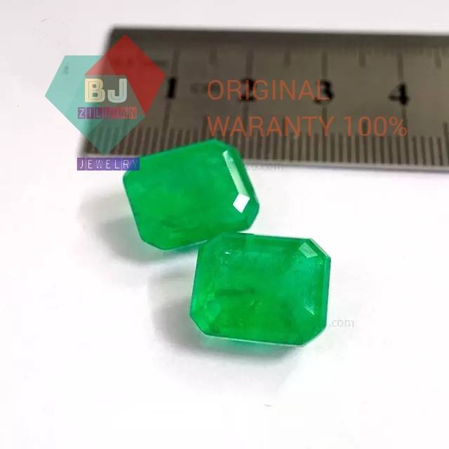 Zamrud Emerald Rusia Berserat Bluish Green Natural Crystal Mix Glass Doublet Gems