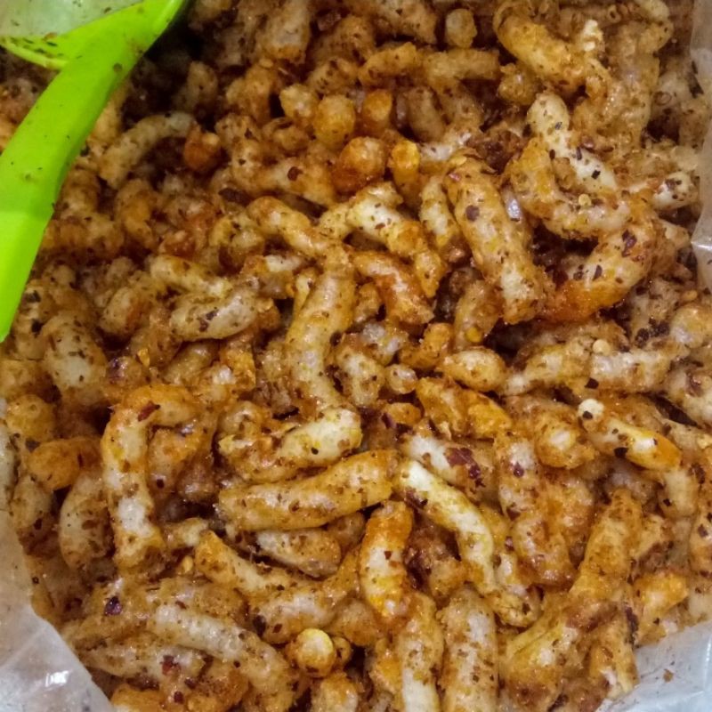 

Kerupuk gurilem makaroni renyah, keripik singkong, kerupuk slondok snack cemilan makanan ringan khas bandung