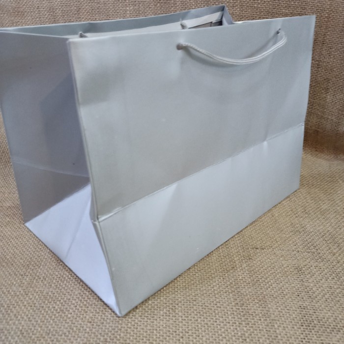 

✨ BISA COD ✨ paper bag snak box silver isi 12 pcs bahan tebal