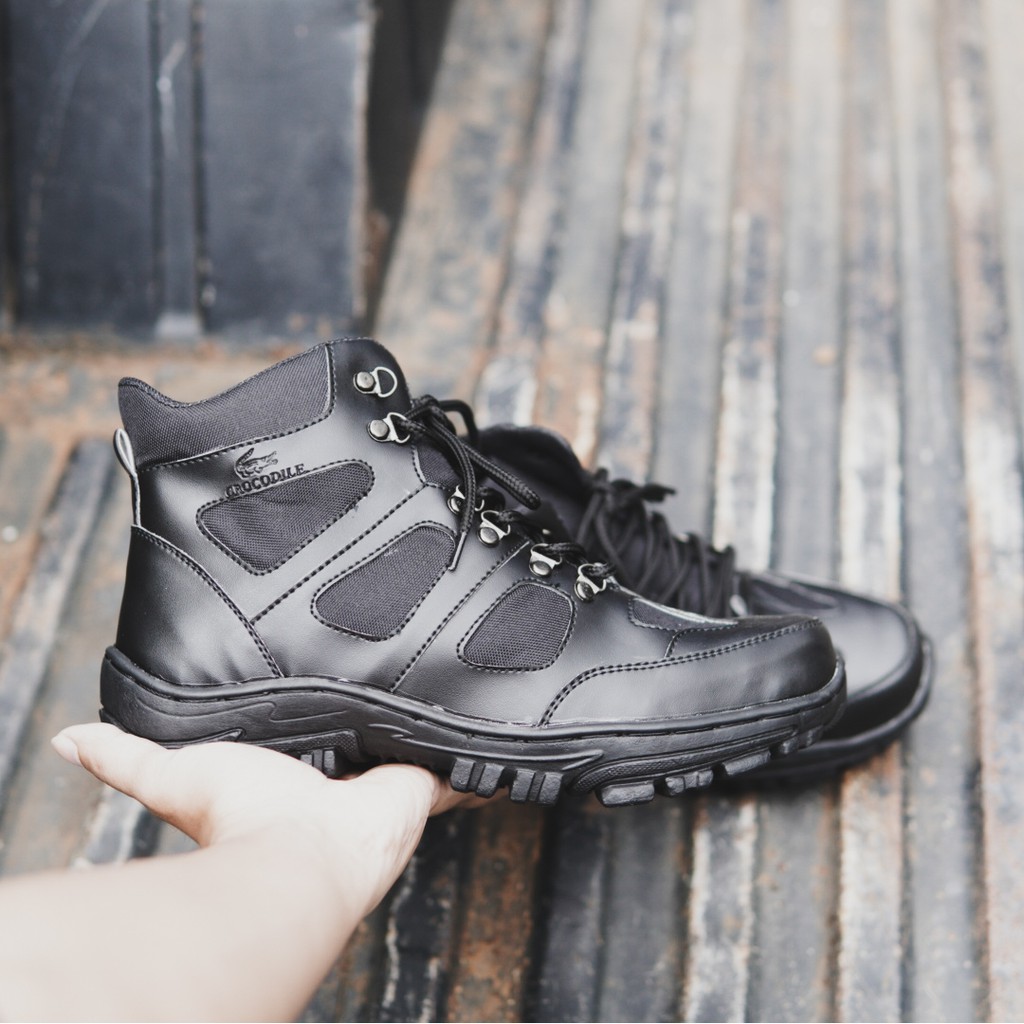 PROMO COD!! Sepatu Safety Ujung Besi Proyek Kerja Lapangan Tracking Touring Crocodile Endure Hitam