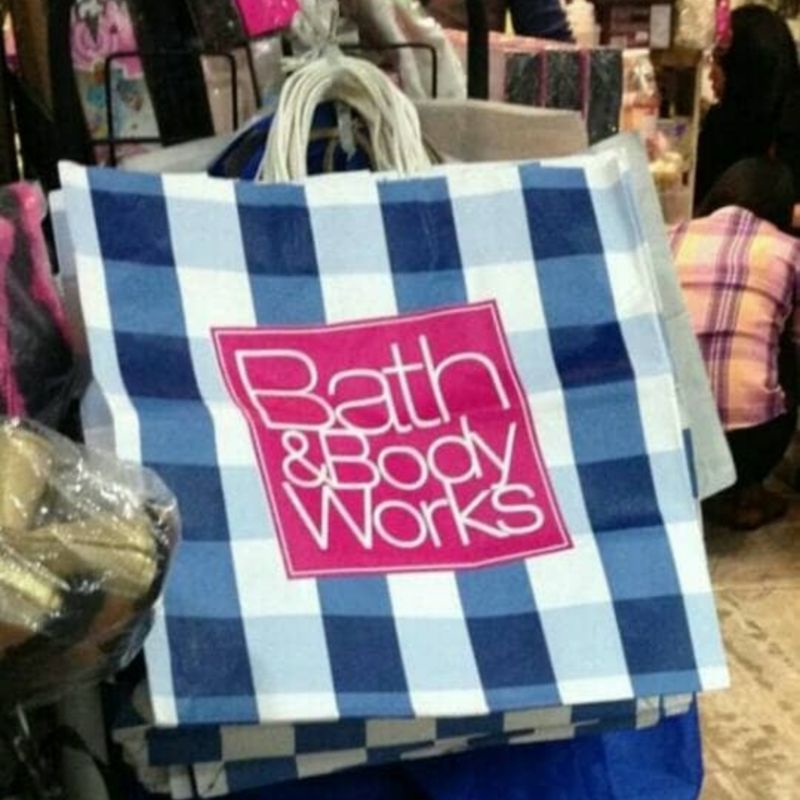 

PAPER BAG GINGHAM BATH & BODY WORKS BBW SIZE XL PAPERBAG KANTONG KERTAS BESAR