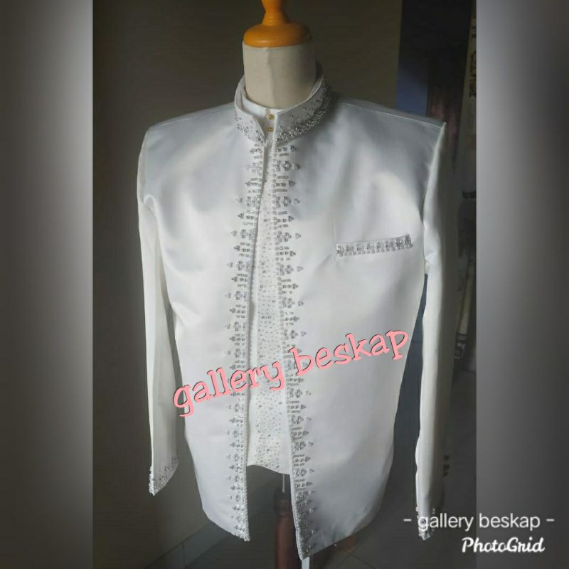 READY Beskap Basofi akad / asraf / beskap / jas / beskap pengantin putih tulang