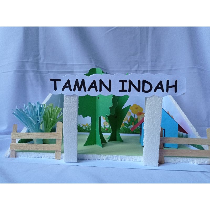

Maket Taman Buatan dari Kertas