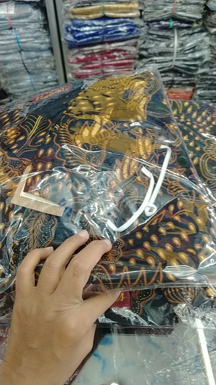 Dharmarendra Emas Pendek Kemeja Batik Pria Katun Sragenan Full Furing