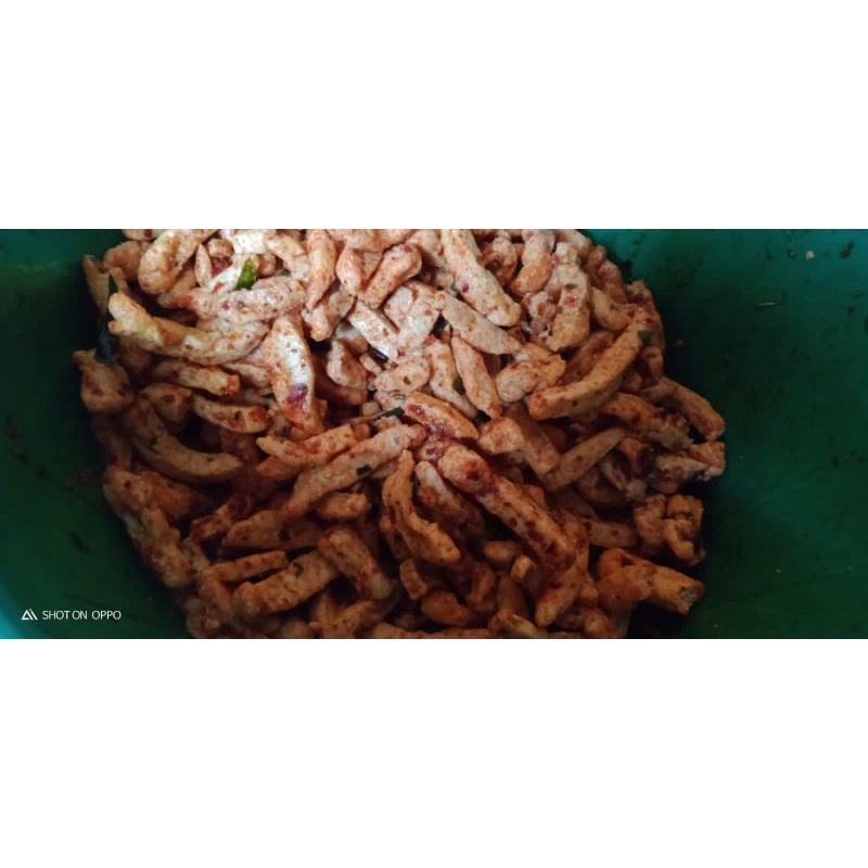

cemilan momy/baso goreng pedas daun jeruk/basreng/cemilan/jajanan