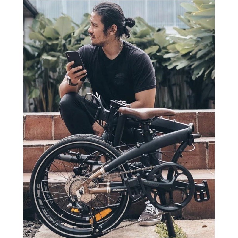 Sepeda Lipat Element Ecosmo 10 Speed Filosofi Kopi Chicko Jericho Rio Dewanto SNI-Black Brown