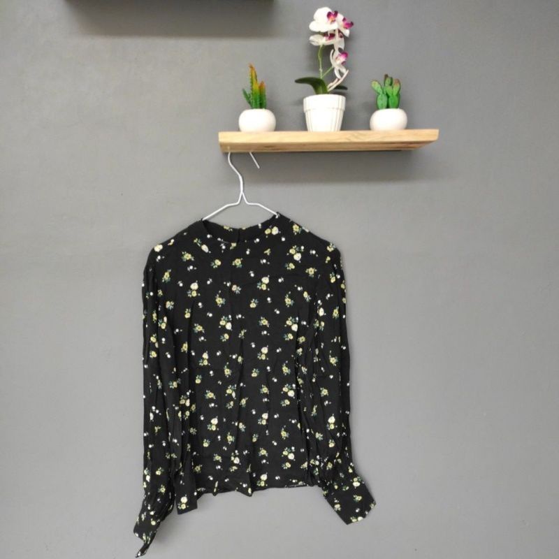 new no retur baju branded murah h&m hm hnm wanita atasan floral casual bunga black hitam panjang M